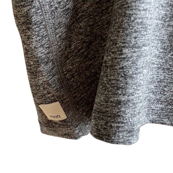 Vuori Tank Size L Gray Grey Bra Crop Top Athleisure Gym Pilates Yoga Comfy Fall - Picture 11 of 16